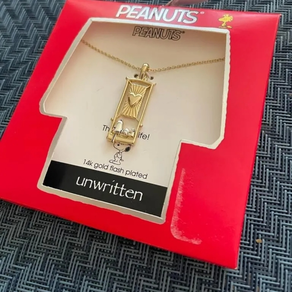 Unwritten Peanuts Snoopy Necklace